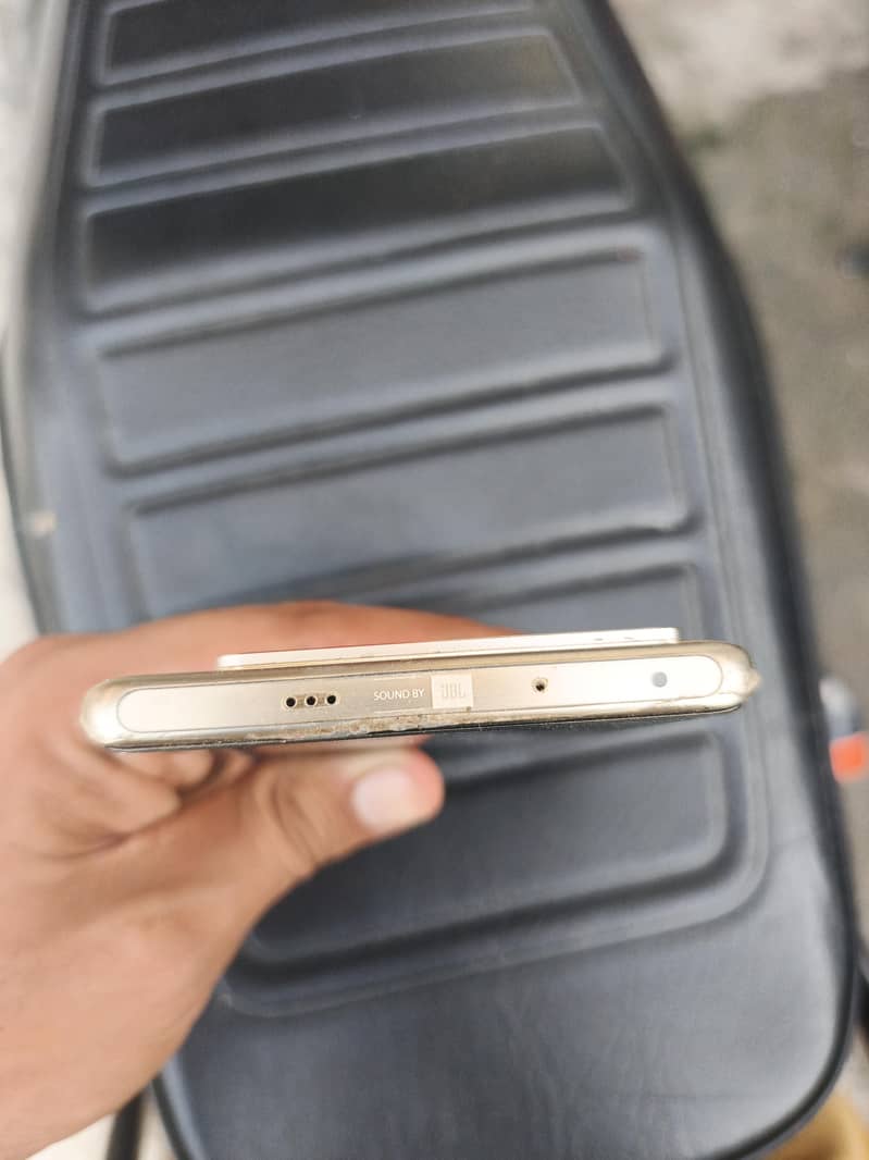 Infinix Note 40 Pro 4