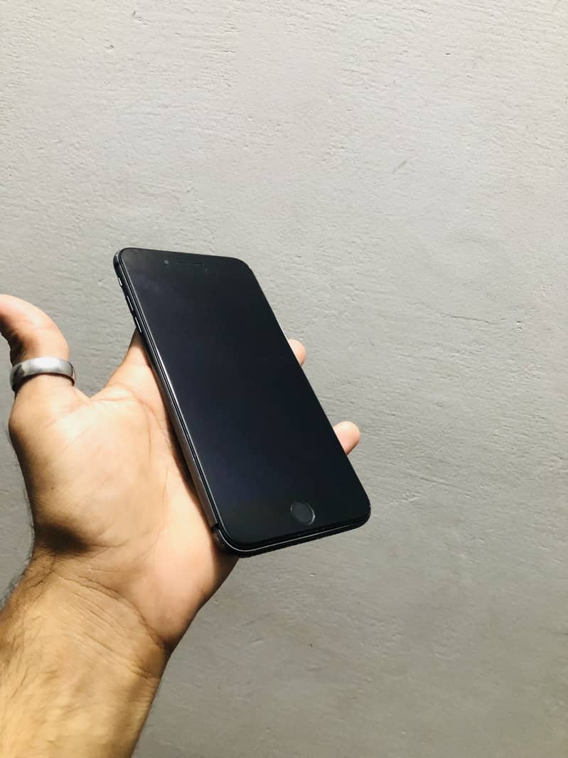 Apple iPhone 8 Plus 2