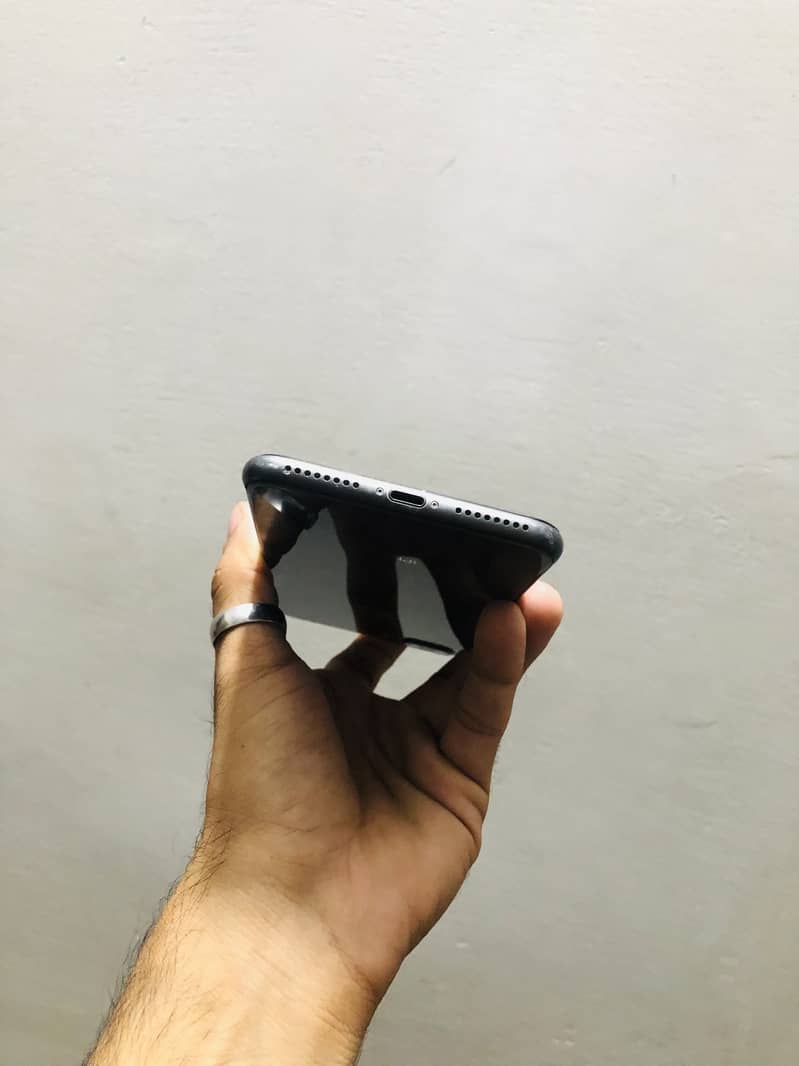 Apple iPhone 8 Plus 4