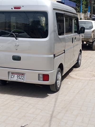 Nissan Clipper 2015
