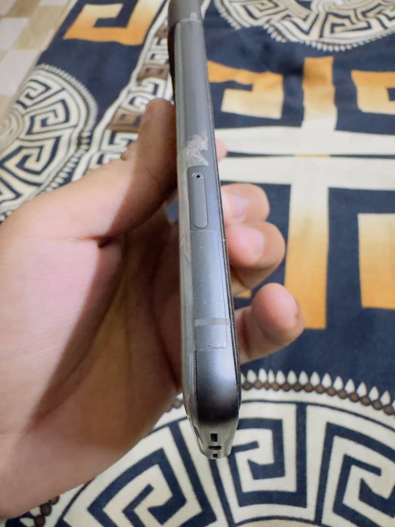 Google Pixel 8 4