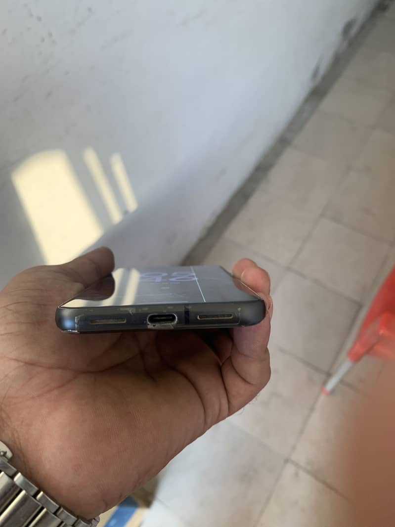 Google Pixel 8 4