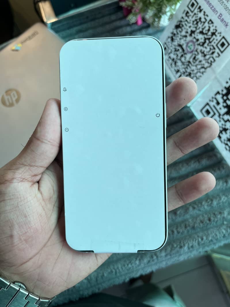 Apple iPhone 15 4