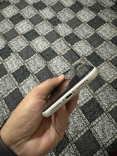 Apple iPhone XR