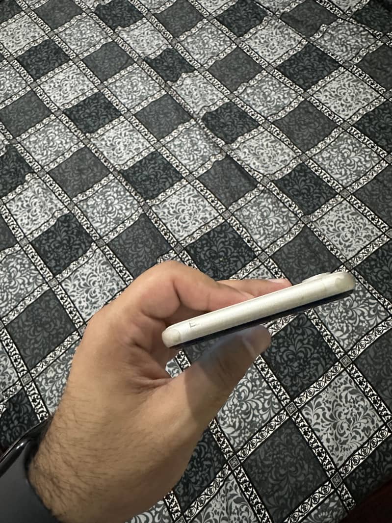 Apple iPhone XR 3