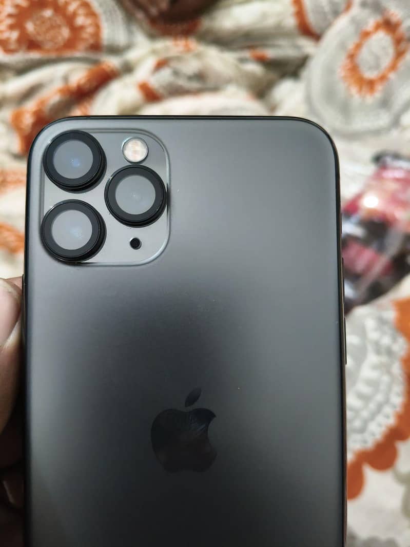 Apple iPhone 11 Pro 3