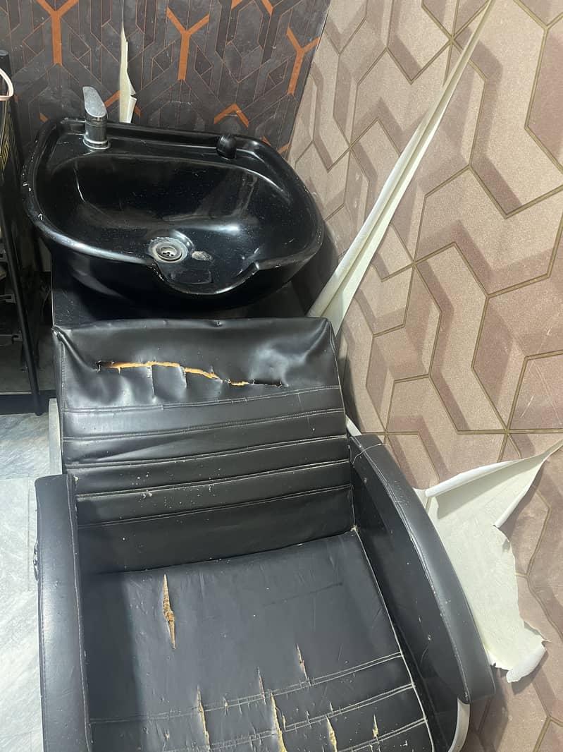 Shampoo unit 1