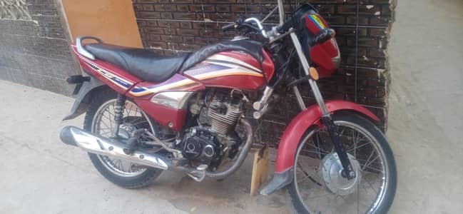 Dream 125 2015 bike ma koi Kasi kisam msla ni ok bike ha