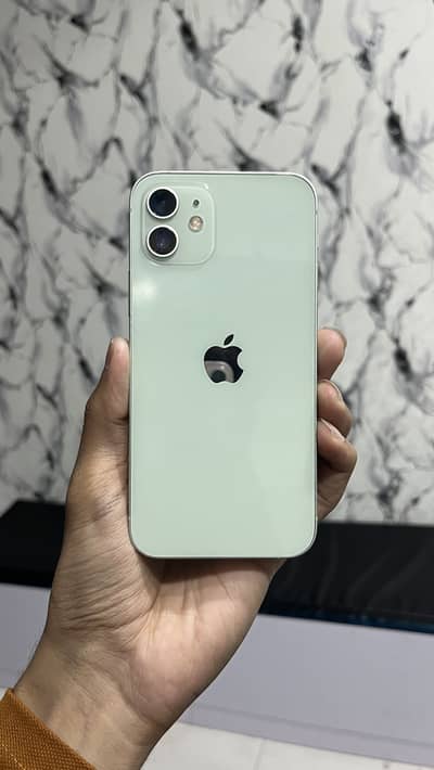 Apple iPhone 12