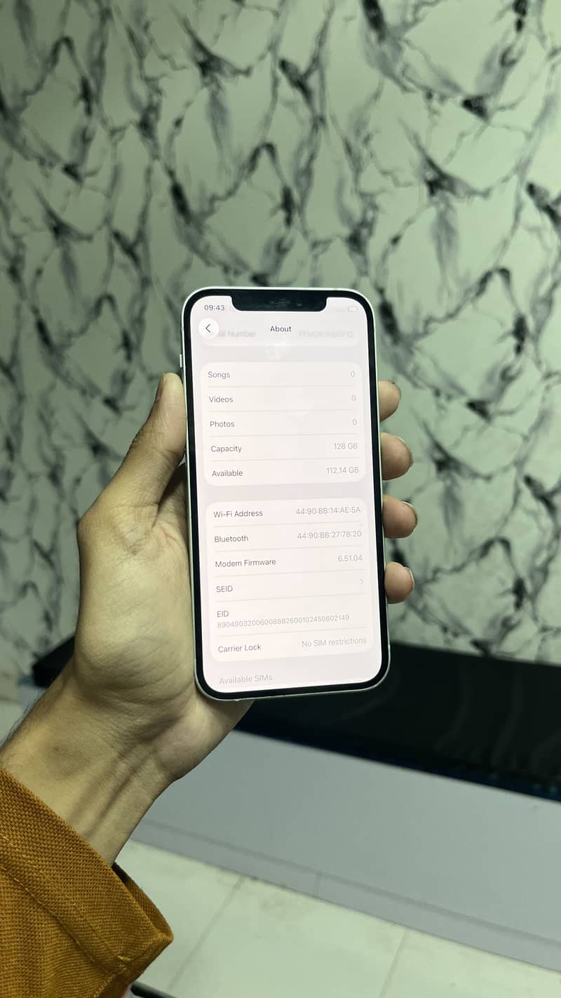 Apple iPhone 12 3