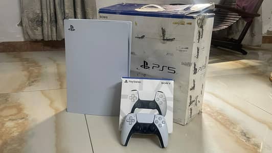 PS5 Disc Edition 825GB | Box + Black Controller and PS Plus Premium