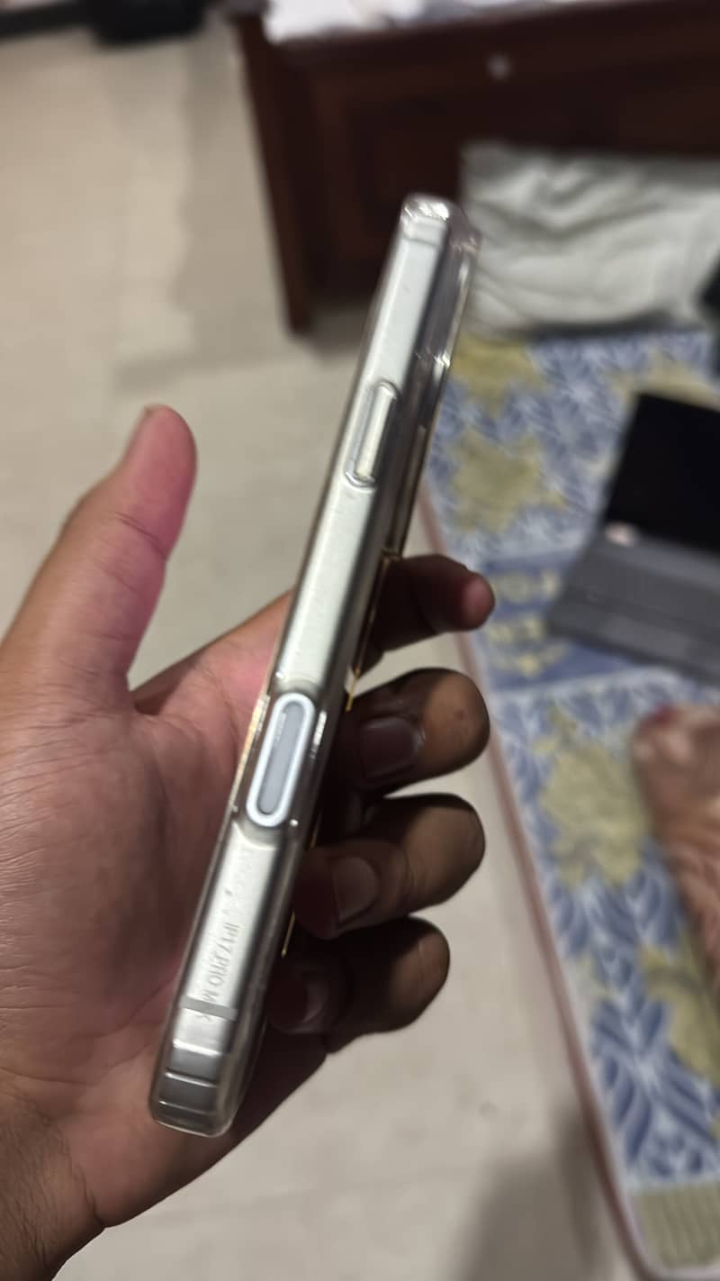Apple iPhone 17 Pro Max 4