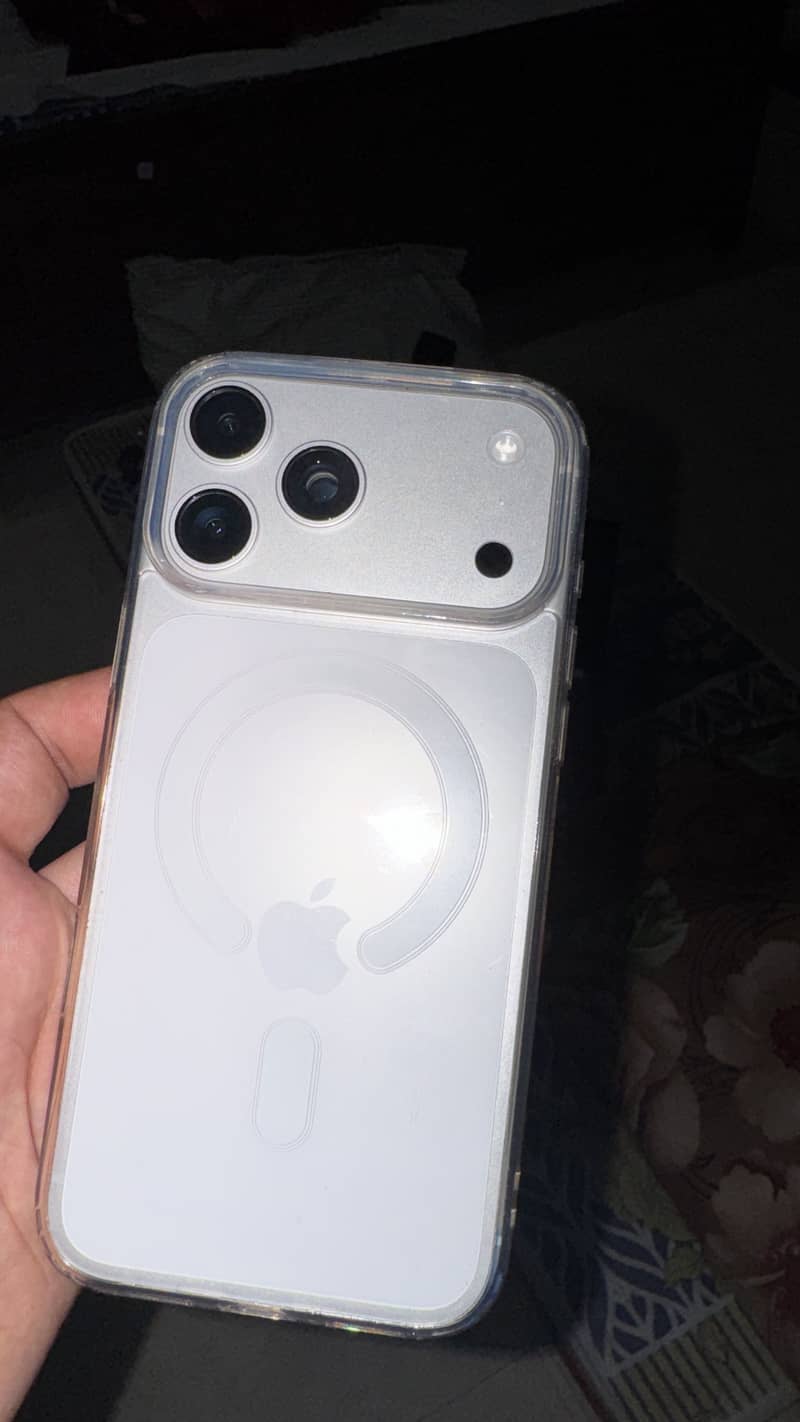Apple iPhone 17 Pro Max 6