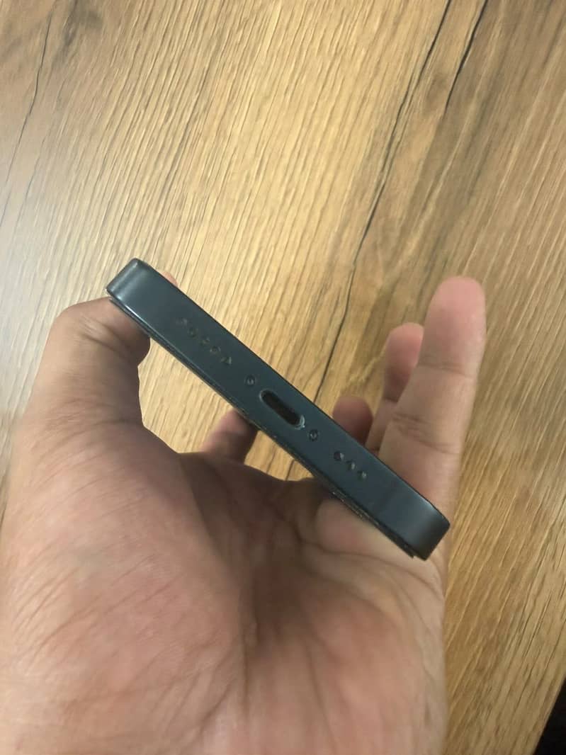 Apple iPhone 14 4