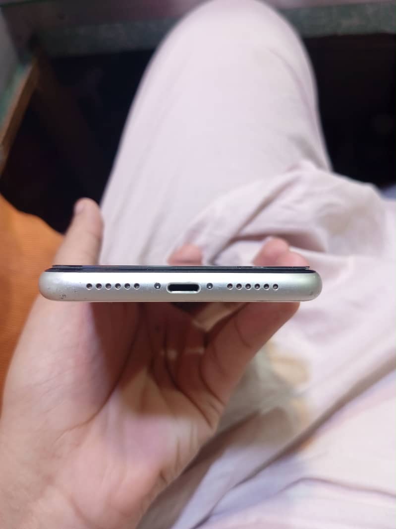 Apple iPhone 11 2