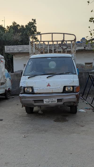 Shahzor mitsbushi truck