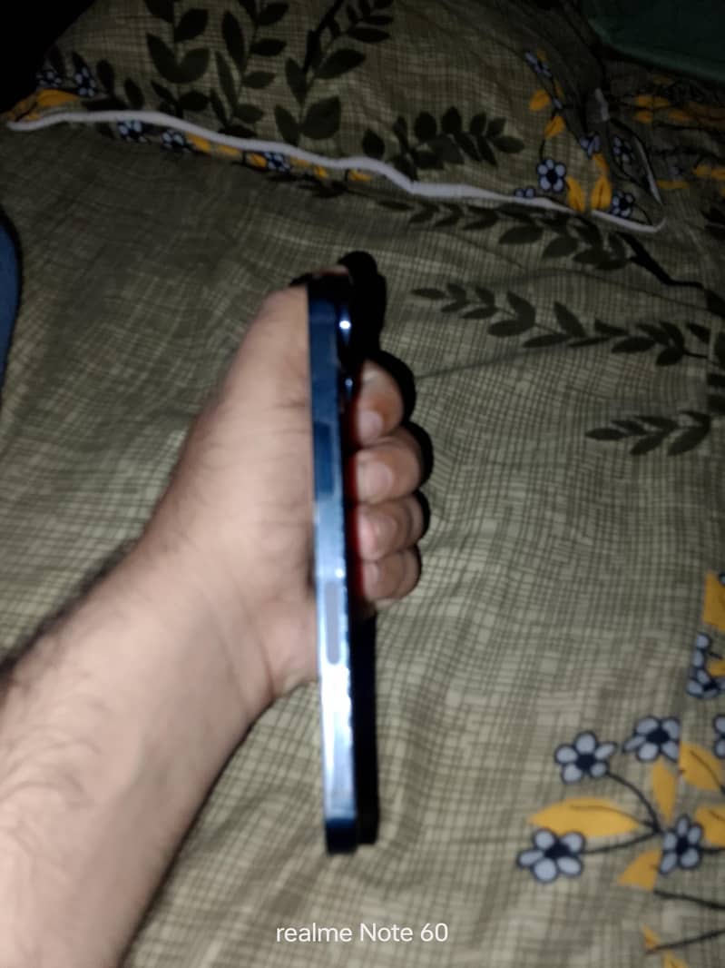 Apple iPhone 13 JV 0