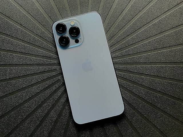 Apple iPhone 13 Pro Max 4