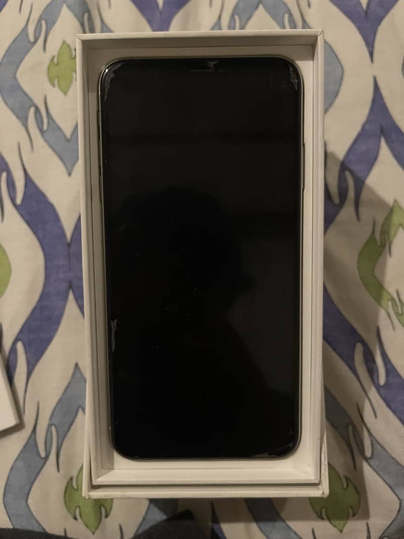 Apple iPhone XS Max 5