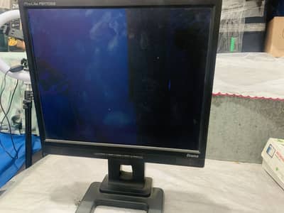 iiyama brand Smart LCD 13*16* Screen size with 1” stand