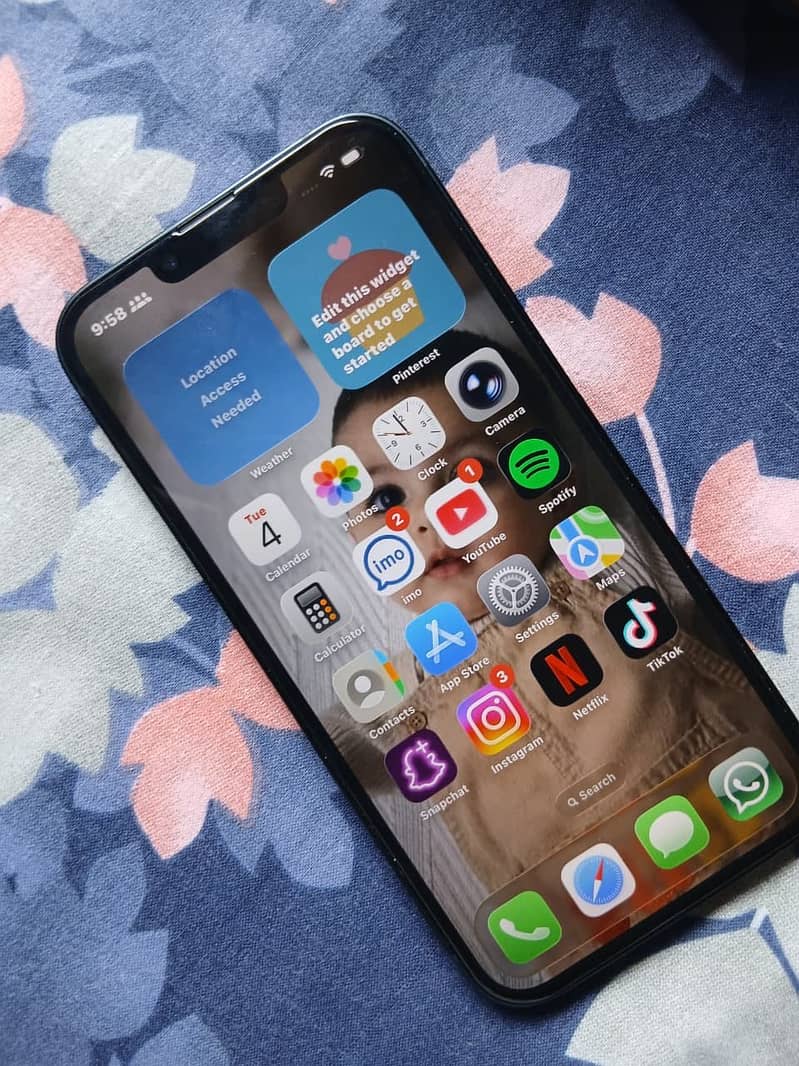Apple iPhone 13 2