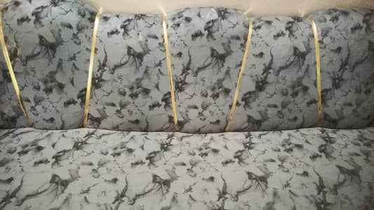 5 sitar sofa sat 15000