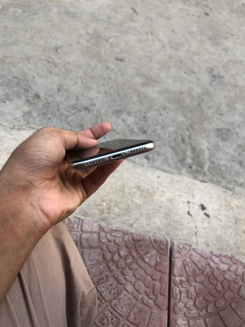 Apple iPhone X 2