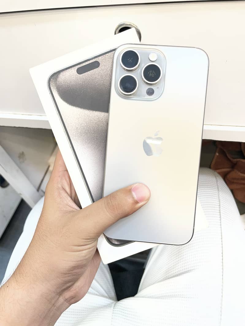 Apple iPhone 15 Pro Max 3