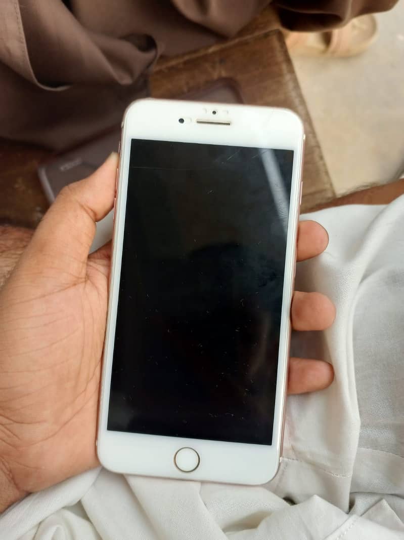 Apple iPhone 7 Plus 4