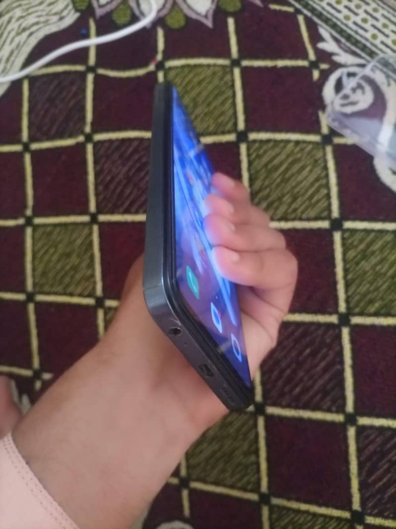 Tecno Spark 20 4