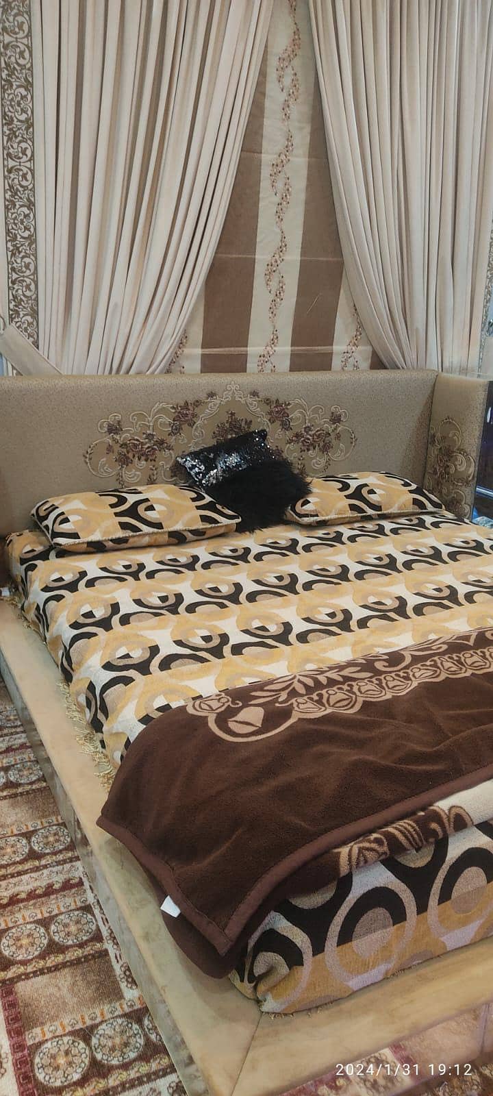 Bed Set with side table and dressing 0