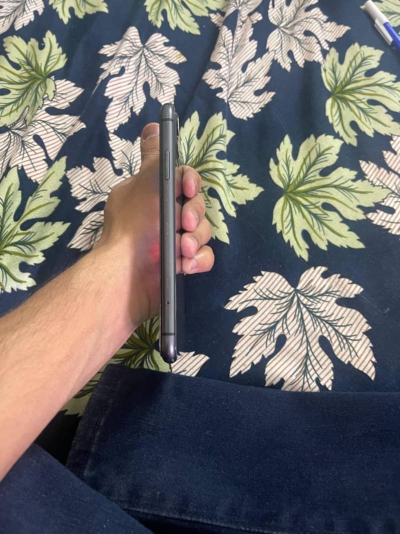 Apple iPhone 11 1