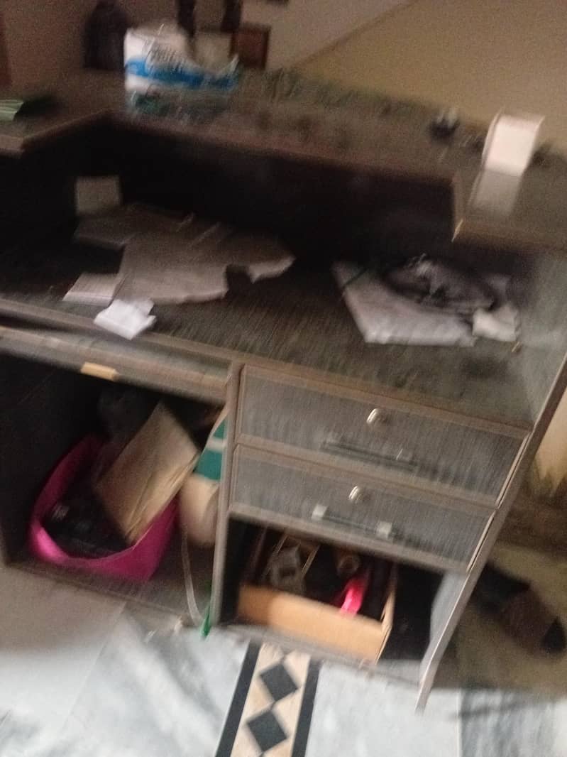 computer table 1