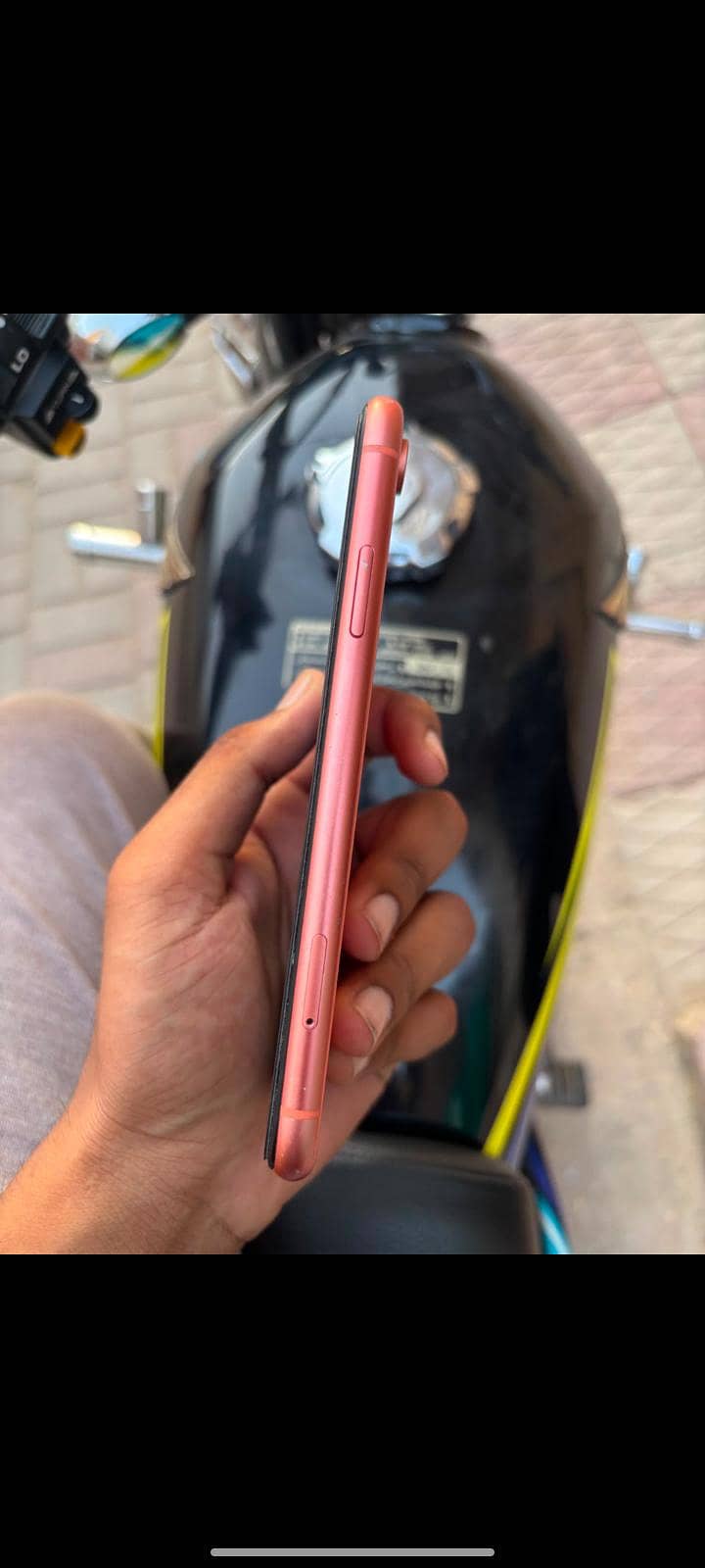 Apple iPhone XR 4