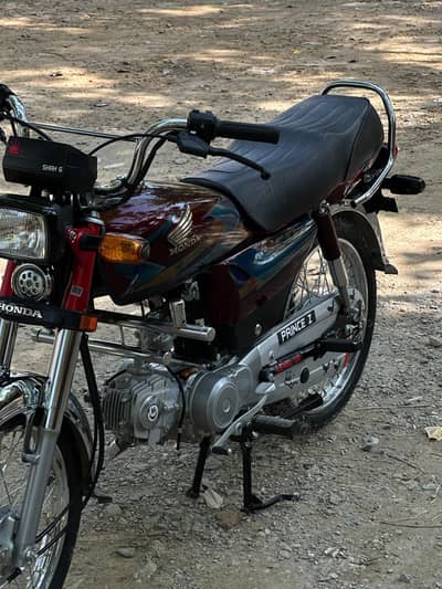 Honda cd 70.