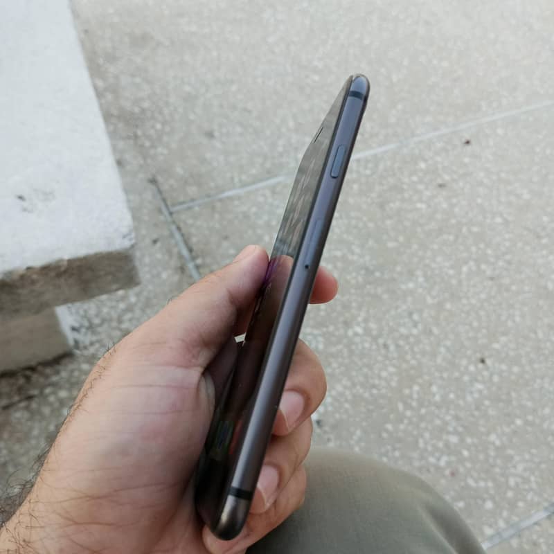 Apple iPhone 8 7