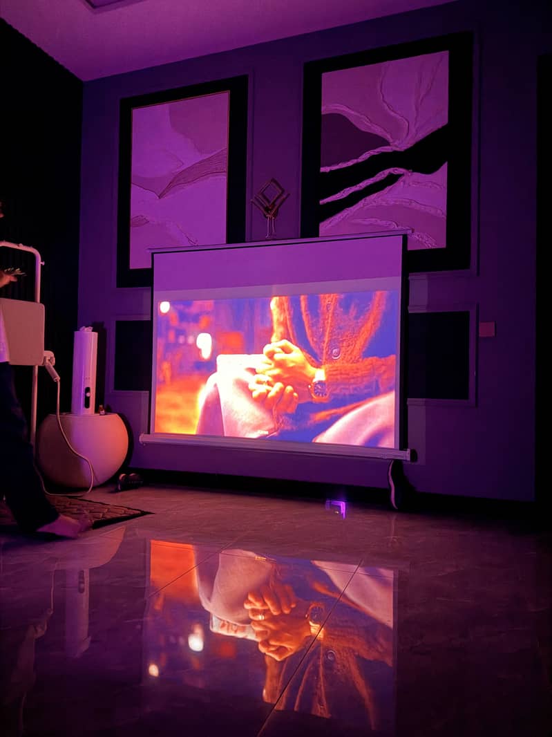 Projector + projector screen 5