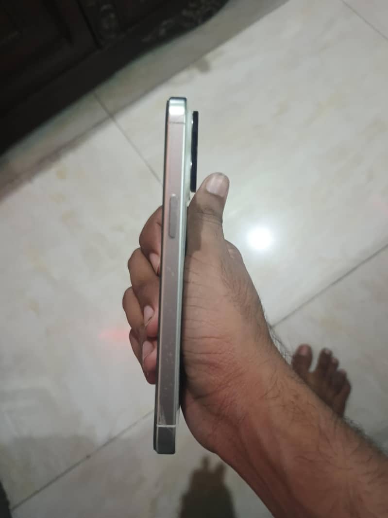 Apple iPhone 15 Pro Max 5