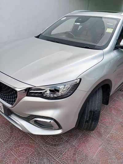 MG HS 2022