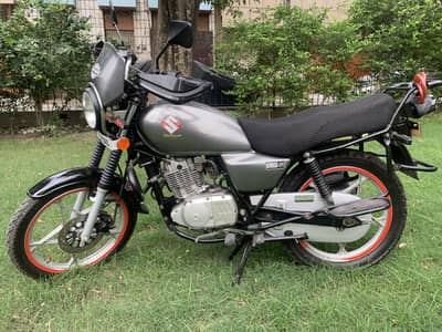 Suzuki GS 150 SE Black 2022
