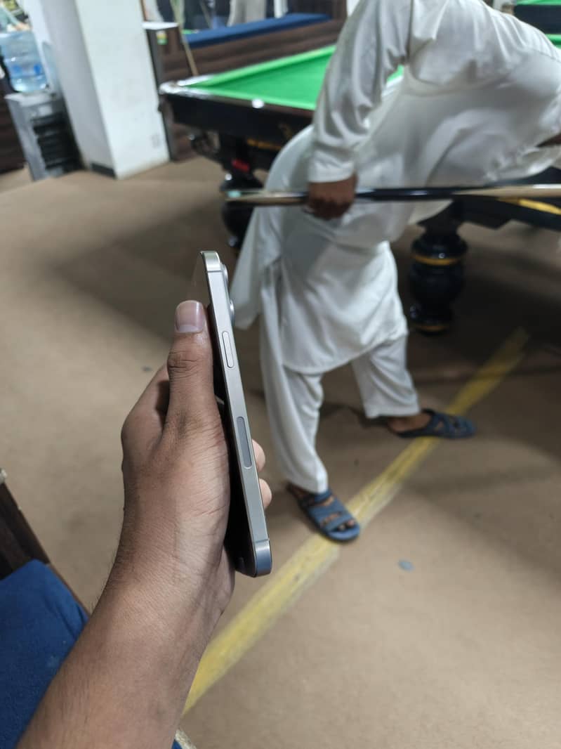 Apple iPhone 15 Pro Max 3