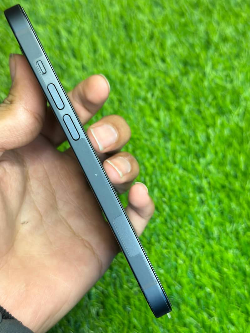 Apple iPhone 14 4
