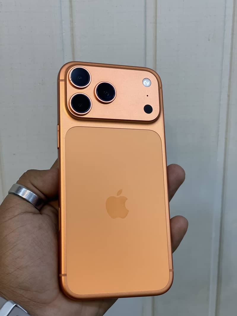Apple iPhone 17 Pro Max 0