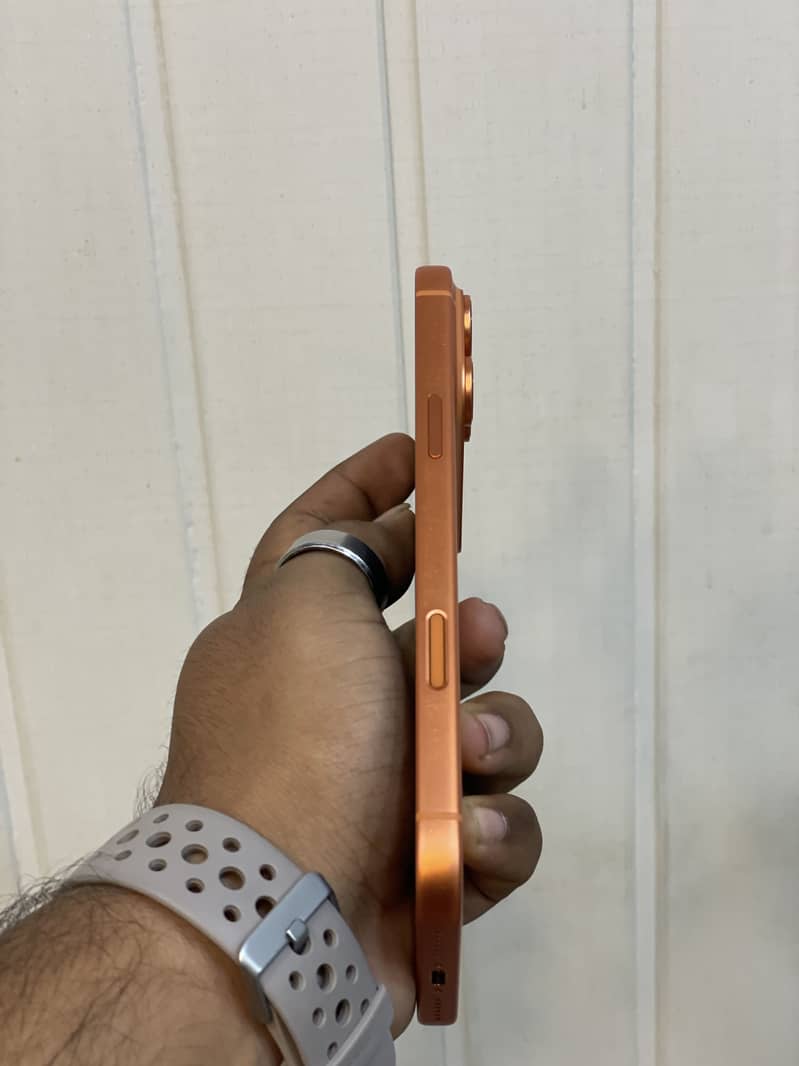 Apple iPhone 17 Pro Max 3