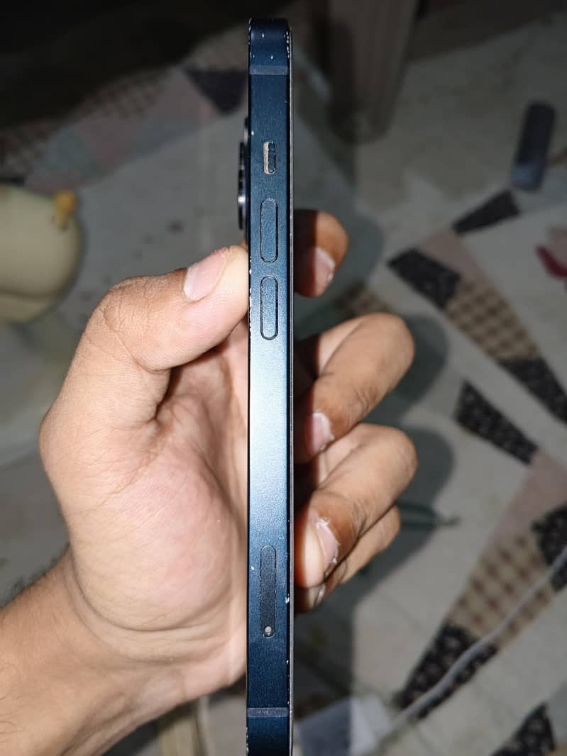 Apple iPhone 13 3