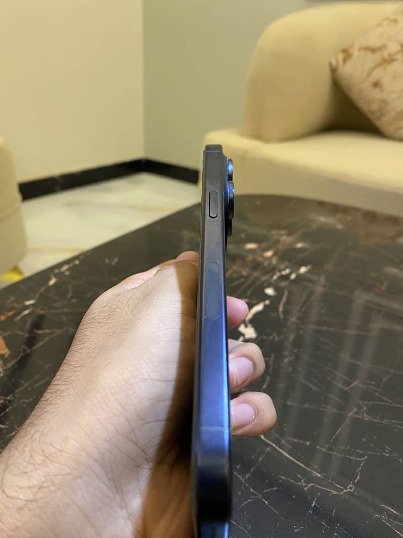 Apple iPhone 15 Pro Max 3