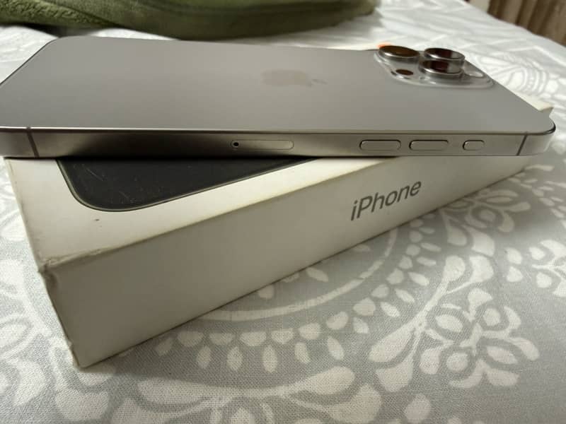 Apple iPhone 15 Pro Max 1