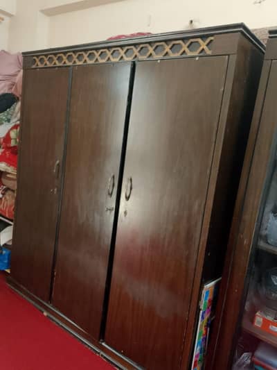 three doors wardrobe polish