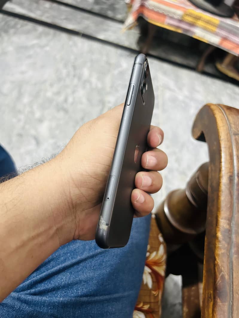 Apple iPhone 11 2