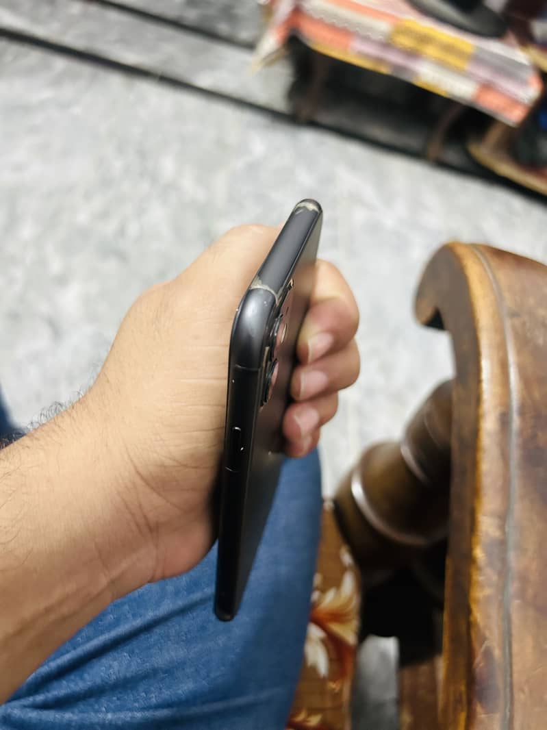 Apple iPhone 11 9